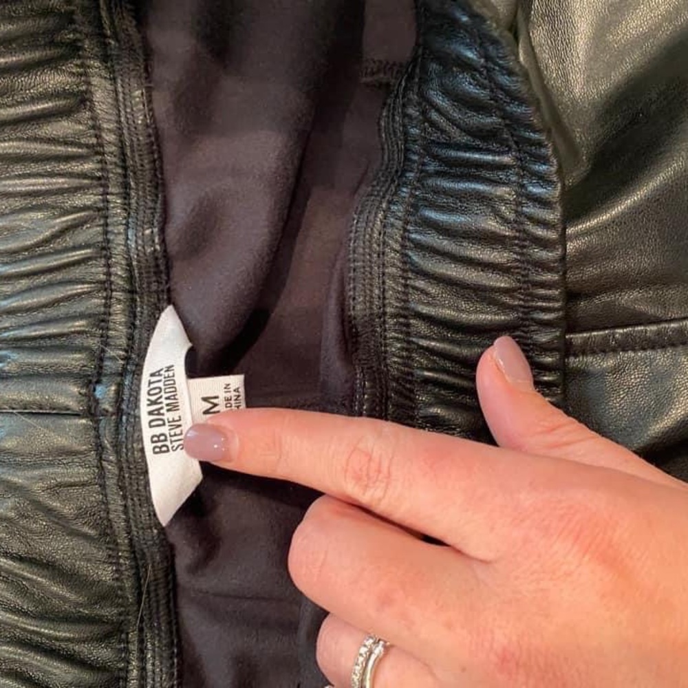 Steve Madden. Black. Size Medium